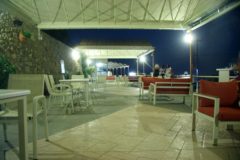 Santa Marina Apartments Rodakino Extérieur photo