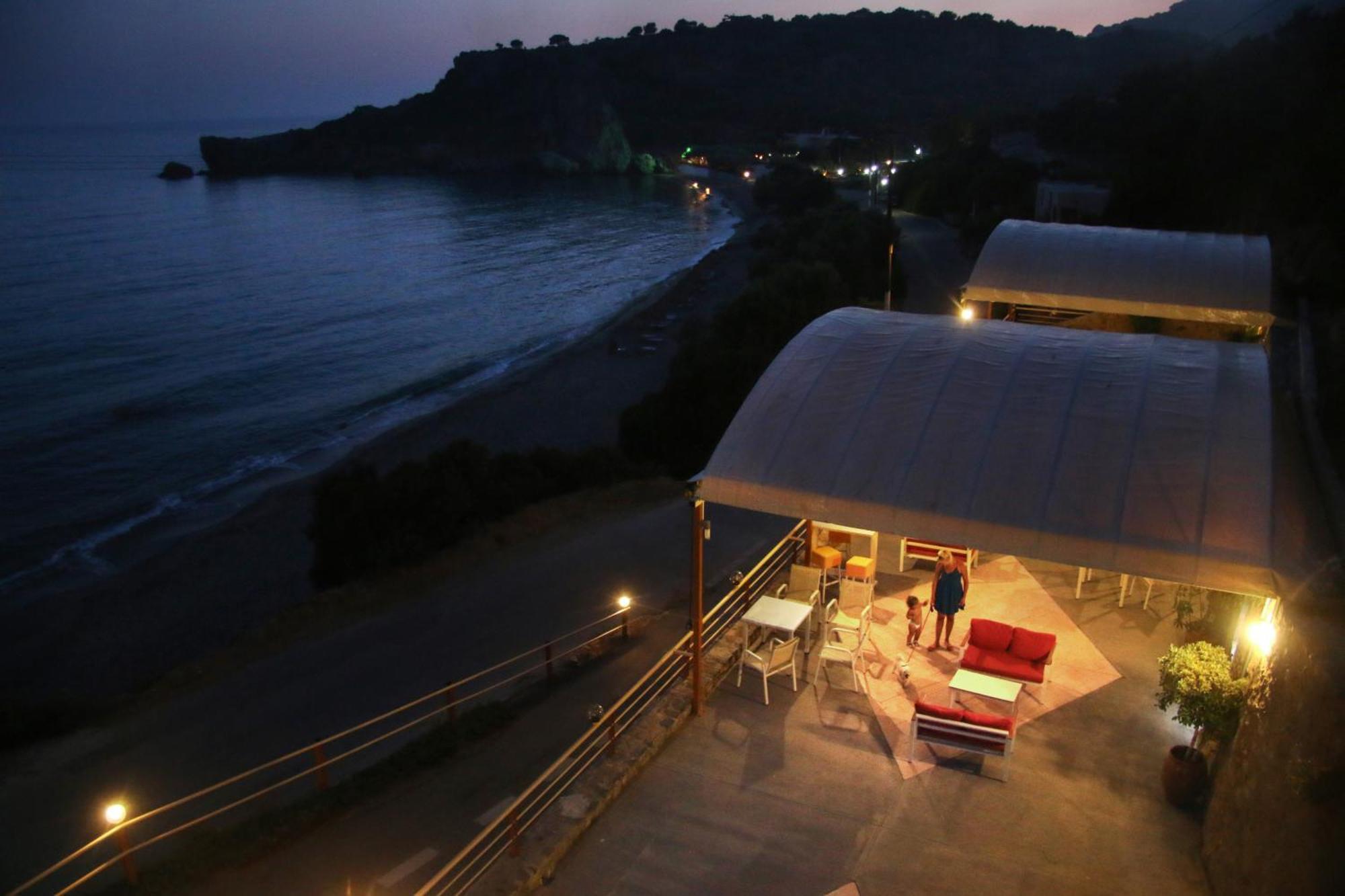 Santa Marina Apartments Rodakino Extérieur photo