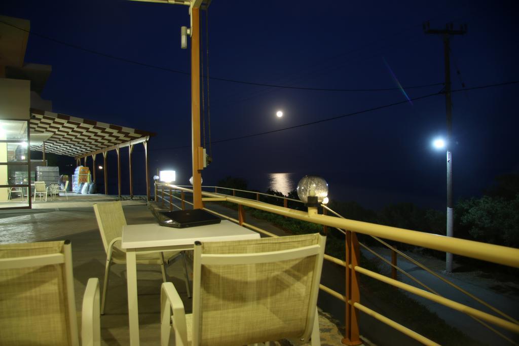 Santa Marina Apartments Rodakino Extérieur photo