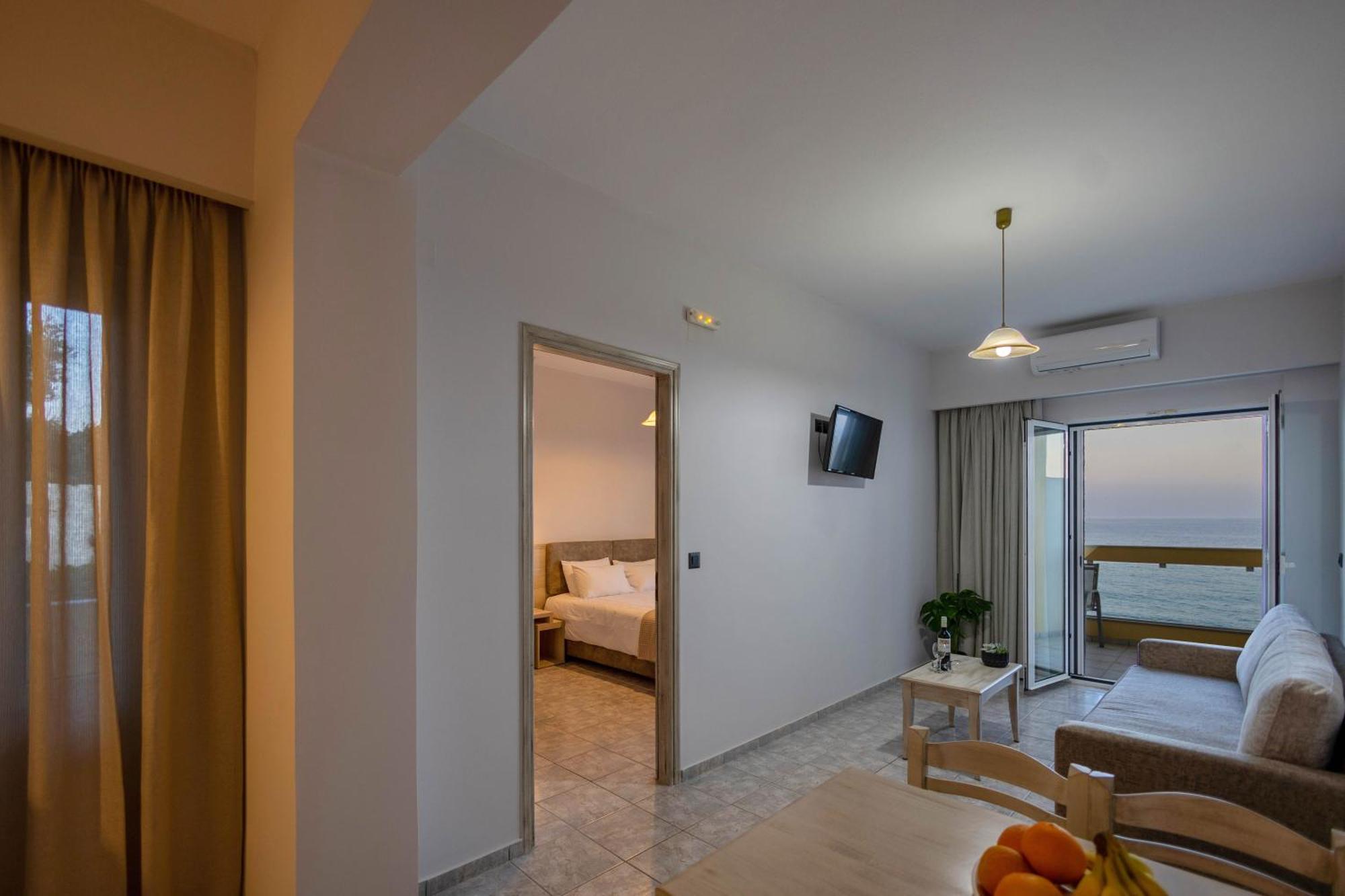 Santa Marina Apartments Rodakino Extérieur photo